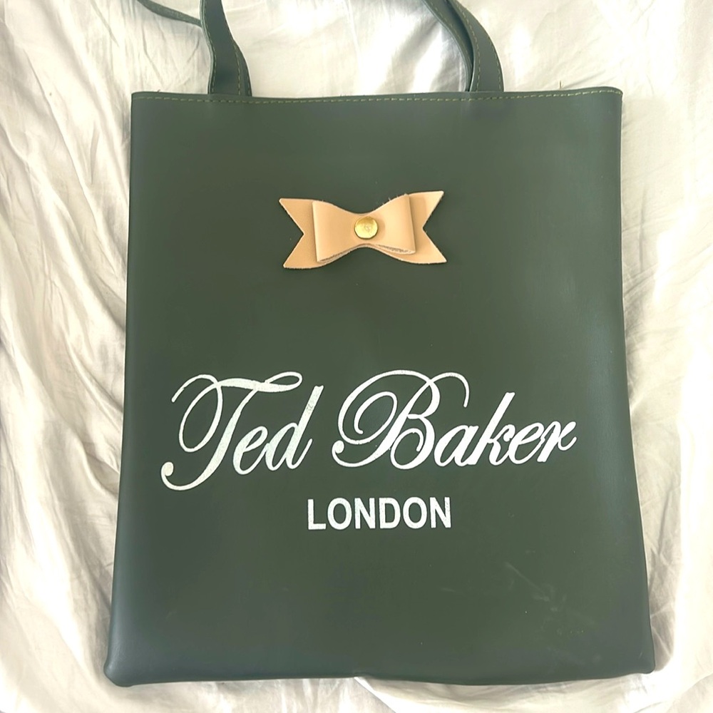 💕 Ted Baker London Tote